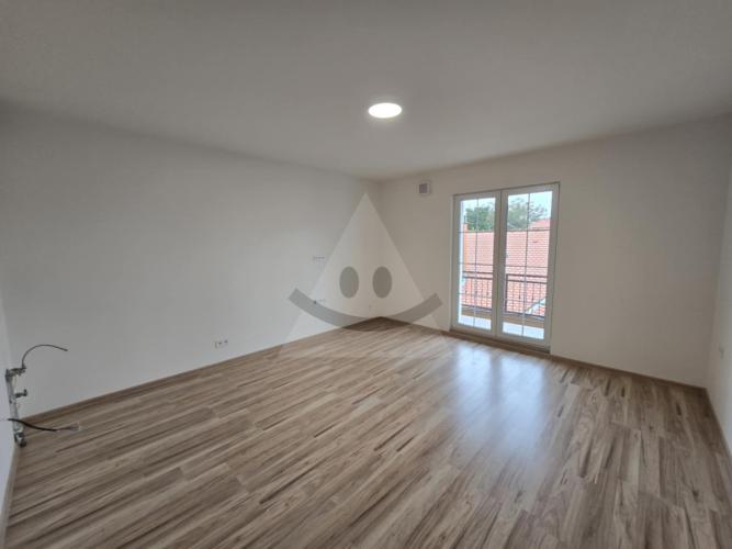 Reality 5 a viac-izbový byt byt, Komárno