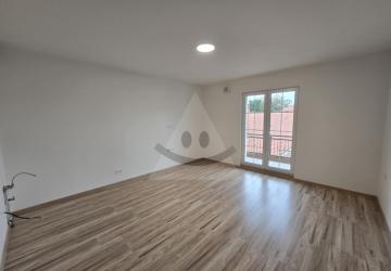 Reality 5 a viac-izbový byt byt, Komárno