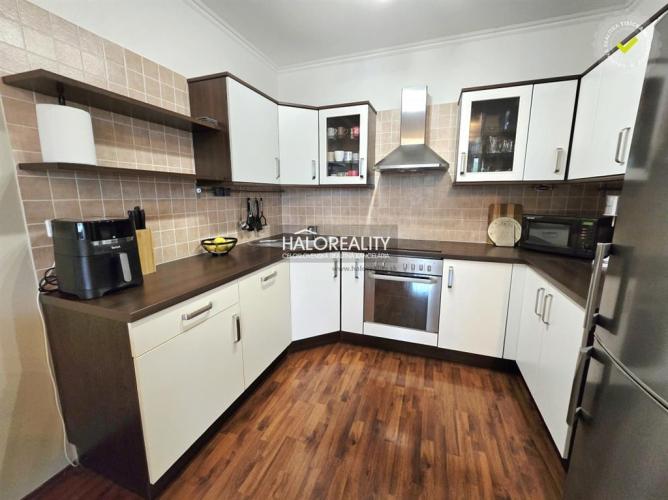 Reality Predaj, trojizbový byt Bratislava Nové Mesto, Tomášikova+možnosť dokúpiť gar. státie - NOVO