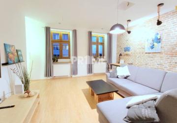 Reality JEDINEČNÝ 2i byt, REKONŠT., 2 X .SAMOST.IZBA, Hviezdoslavovo nám.