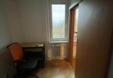 Reality Prenájom zariadeného 3-izbového bytu s balkónom – Mesačná ulica,