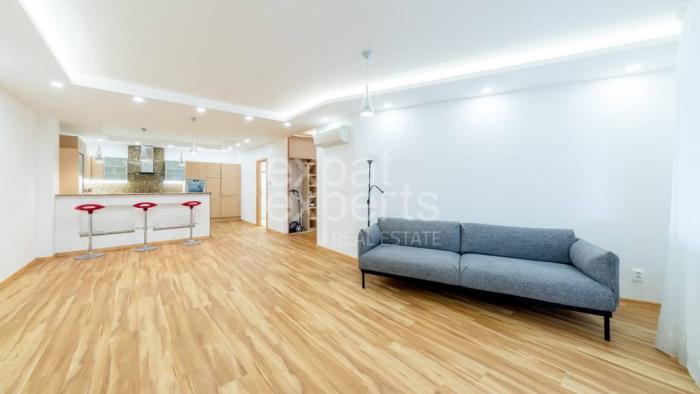 Reality Moderný 3i byt 95 m2, s A/C a balkónom, možnosť parkovania, pivnica