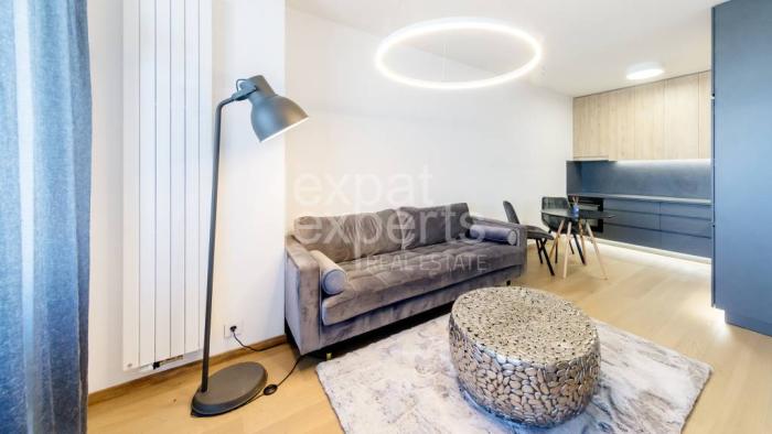 Reality Elegantný 2i byt 59 m2, A/C, s lodžiou, parkovanie, EUROVEA TOWER