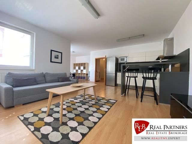 Reality Prenájom 2 izbový 78 m2 + 30 m2 terasa,novostavba Koliba,zariadený