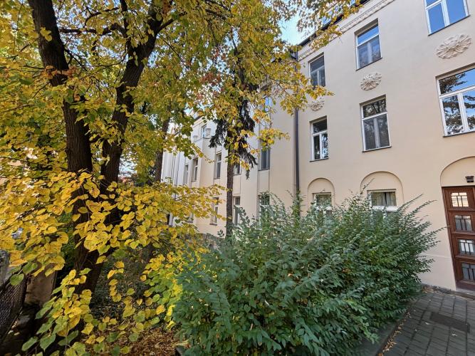 Reality Unikátny staromestský 3i byt 75m2, ul. Palisády, rezidenčná štvrť, výborná INVESTÍCIA