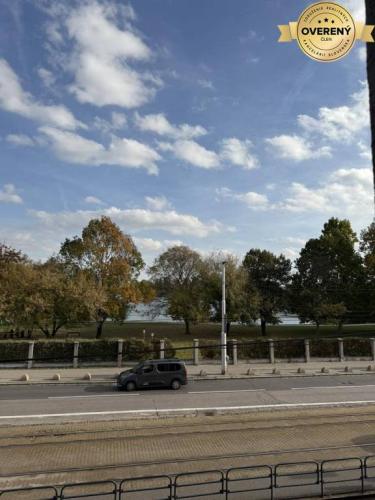 Reality Priestranný svetlý byt s balkónmi pri Kuchajde. Vajnorská