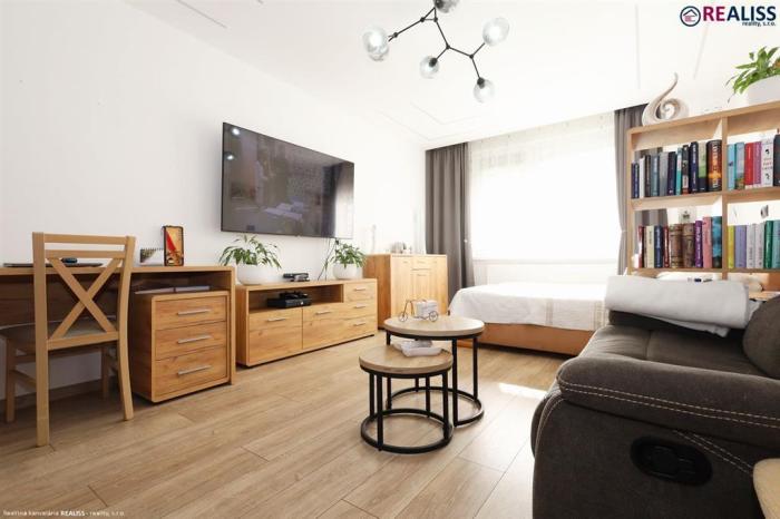 Reality REALISS - 4-izbový byt po rekonštrukcii pri centre mesta – ul. SLÁDKOVIČOVA, BÁNOVCE NAD BEBR