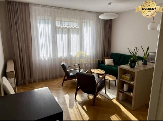 Reality Prenájom pekný 3 izbový byt, Dunajská ulica, Bratislava I. Staré Mesto