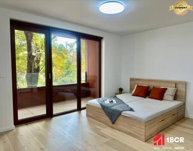 Reality PRIESTRANNÝ 1-IZB. BYT S LOGGIOU V IKONICKOM PROJEKTE ZWIRN III