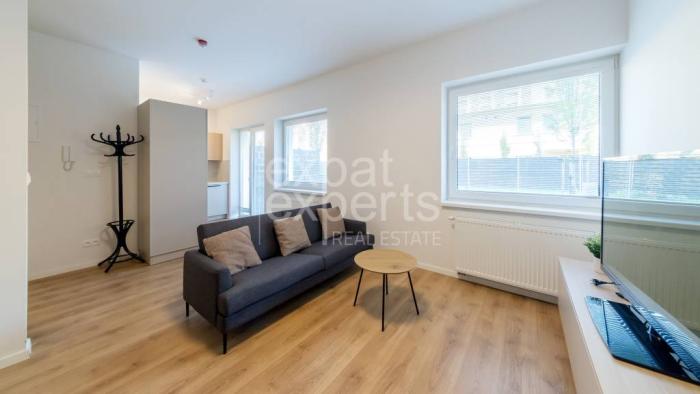 Reality Krásny, dizajnový 2i byt 40m2, predzáhradka 55m2, parking, MALÝ DUNAJ