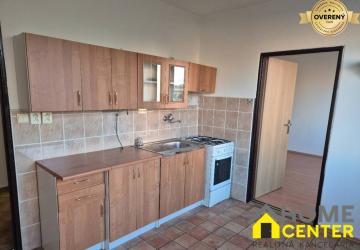 Reality PREDAJ : 1 IZBOVÝ BYT NA "SEDMIČKE", KOMÁRNO