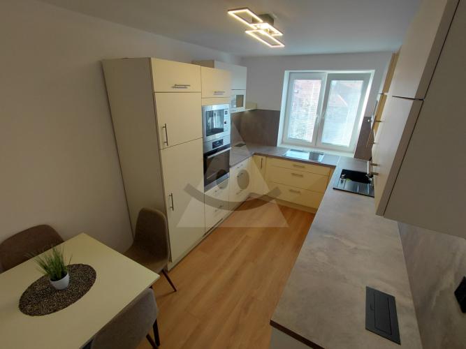 Reality 2-izbový byt byt, Komárno, Sídlisko VII, Budovateľská