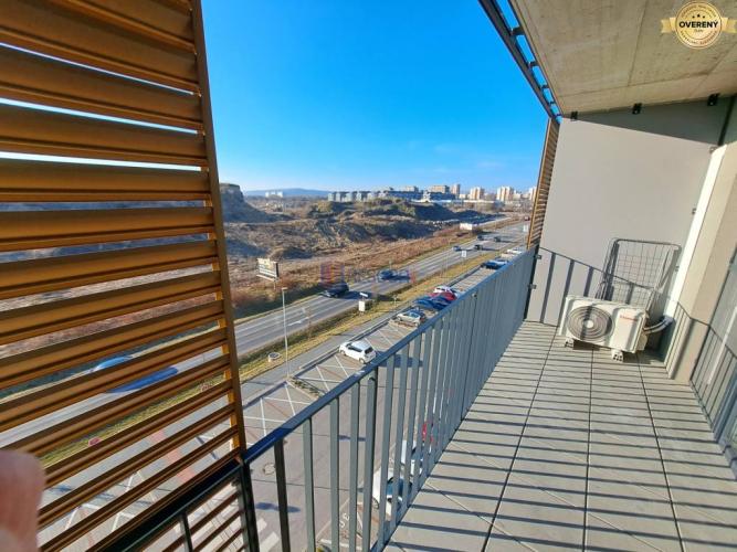 Reality Štýlové bývanie v Slnečniciach — útulný 1-izbák s terasou a parkovaním