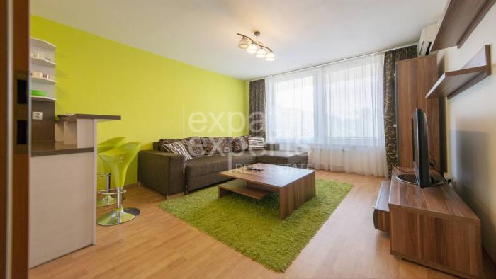 Reality Príjemný 2i byt, s lodžiou, parkovaním a pivnicou, RETRO