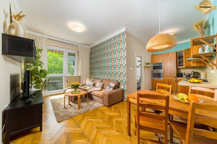 Reality REZERVOVANÝ zariadený, tehlový 3 izb. byt, balkón, Nivy-Rastislavova