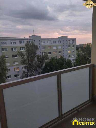 Reality PRENÁJOM 1 izbový byt s balkónom - KOMÁRNO