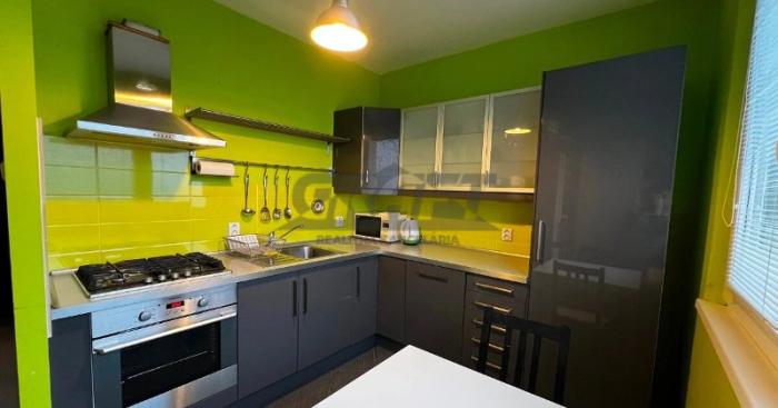 Reality Na prenájom 3-izb. byt ul. Nám. Hraničiarov - Petržalka