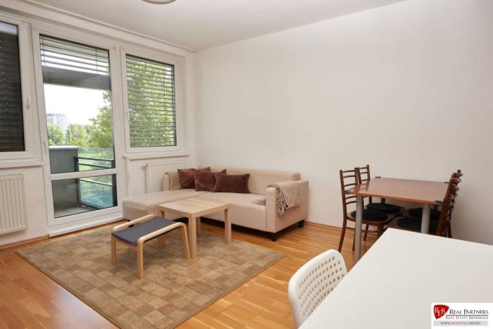 Reality REB.sk ponúka prenájom 2 izb. byt na ul. Záporožská na začiatku