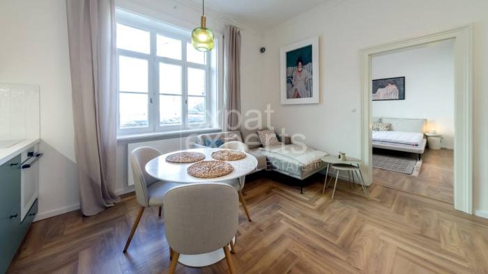Reality Krásny, štýlový 3i byt 56m2, s vysokými stropmi, v centre mesta