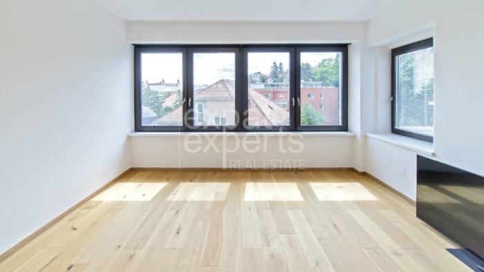 Reality Výnimočný 4i byt 106m2 vo vile, terasa 35m2, krb, výhľad na hrad