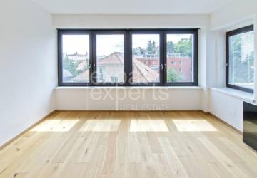 Reality Výnimočný 4i byt 106m2 vo vile, terasa 35m2, krb, výhľad na hrad