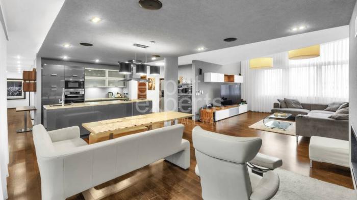 Reality Jedinečný 6i byt 222 m2, s krbom, úžasnou terasou a 2x parkovaním