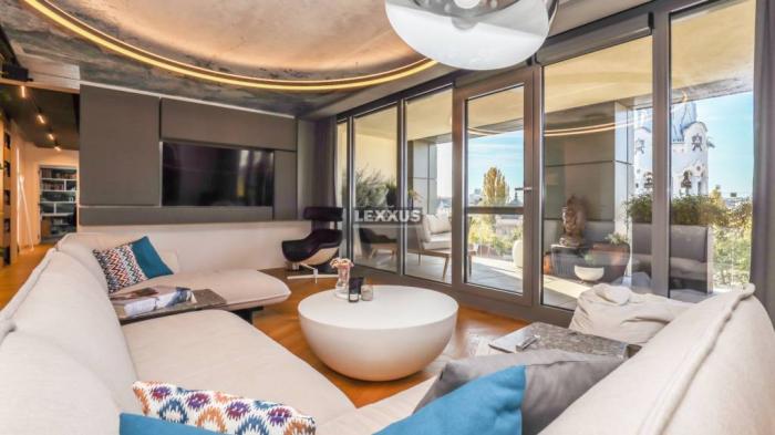 Reality Jedinečný luxusný 3 izbový penthouse s terasou pri Modrom kostolíku