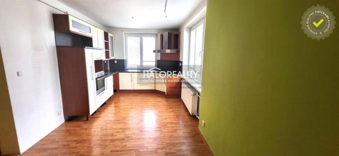 Reality Prenájom, trojizbový byt Žiar nad Hronom, M.R.Štefánika