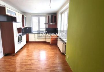 Reality Prenájom, trojizbový byt Žiar nad Hronom, M.R.Štefánika