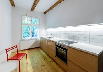 Reality Krásny, dizajnový 2i byt 52 m2, po rekonštrukcií, pivnica