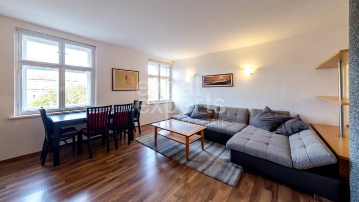 Reality Krásny, priestranný 2i byt 75m2, s výhľadom na hrad, centrum mesta