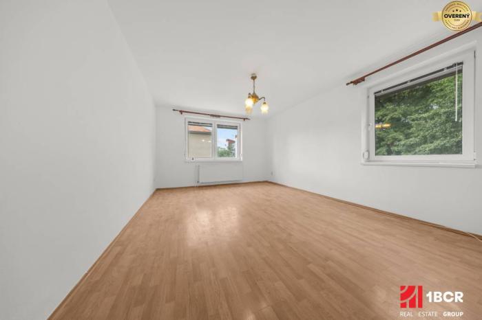 Reality VEĽKORYSÝCH 93 M²: SVETELNÝ 3-IZBOVÝ BYT, 2x BALKÓN, TICHÉ PROSTREDIE