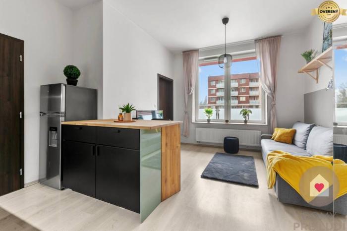 Reality BA/PETRŽALKA-Prenájom 2i bytu s veľkou lódžiou v novostavbe na Lužnej