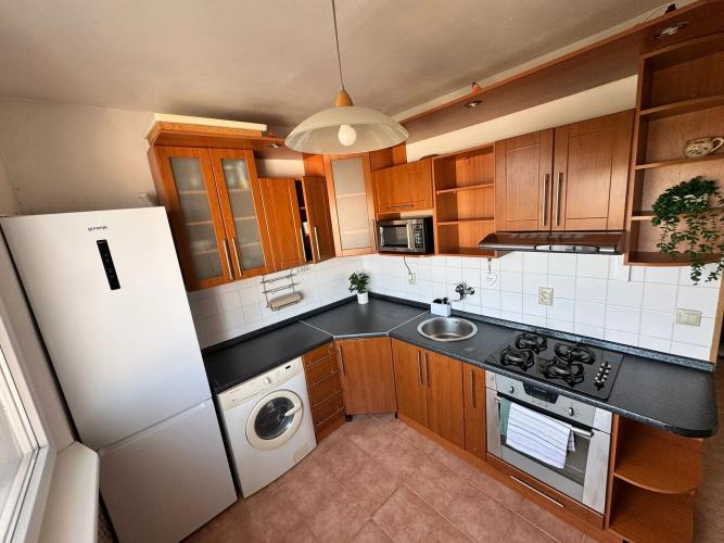 Reality Prenájom: 2-izbový byt po kompletnej rekonštrukcii – Lachová,