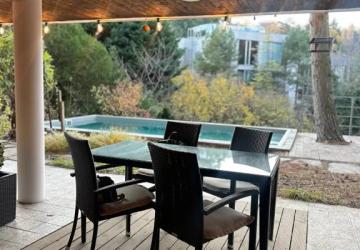 Reality Na prenájom 4 izb. byt vo vile so záhradou, Staré Mesto, Dolná ul.