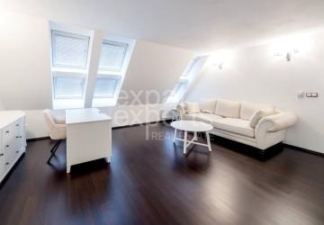 Reality Pekný, moderný 3i byt 125 m2, klimatizácia, dve kúpeľne,v centre mesta