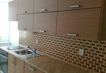 Reality Ponúkame na prenájom pekný 3- izbový byt vo výbornej tichej lokalite,