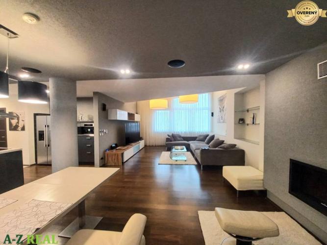 Reality Prenájom 6 izb. luxusného bytu na Námestí M. Benku, 2x garáž.státia