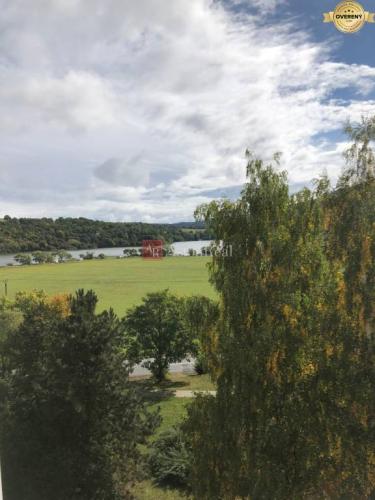 Reality SÚRNE hľadáme pre klienta 1 izb. byt  HOTOVOSŤ - Zvolen