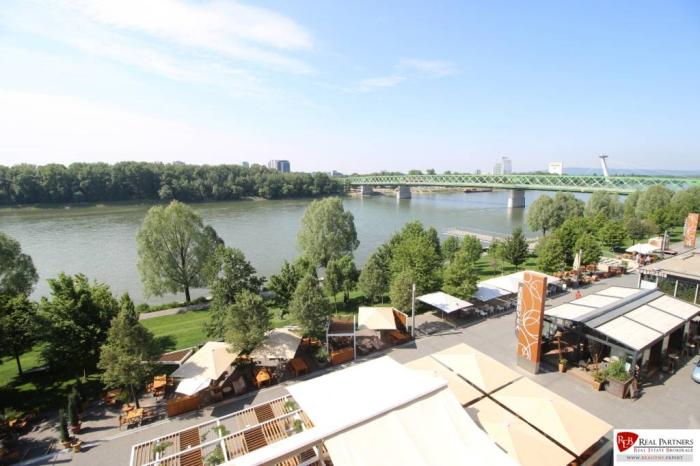 Reality Prenájom 2 izbový byt, 77 m2, Eurovea, Pribinova ul, Staré mesto, BAI.