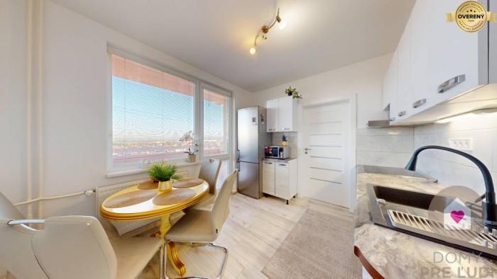 Reality ZREKONŠTRUOVANÝ 3-IZBOVÝ BYT (74 m2) S BALKÓNOM, PIVNICOU, 2 x WC