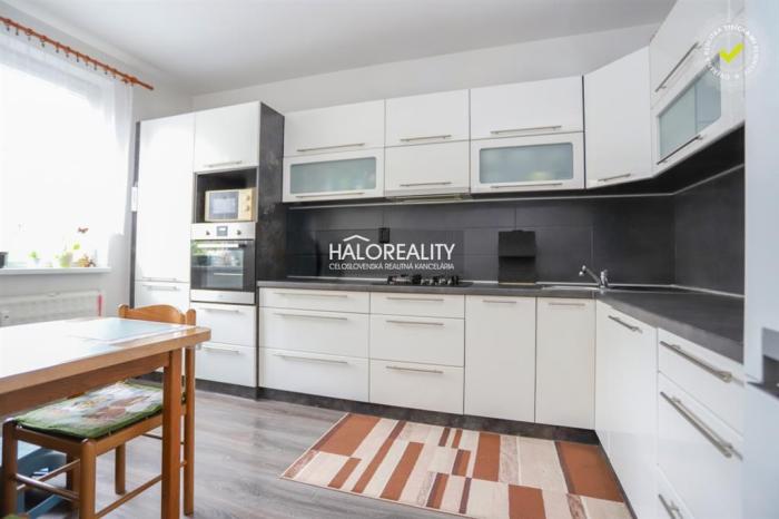 Reality REZERVOVANÉ - Predaj, trojizbový byt Považská Bystrica, SNP - EXKLUZÍVNE HALO REALITY