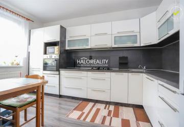Reality REZERVOVANÉ - Predaj, trojizbový byt Považská Bystrica, SNP - EXKLUZÍVNE HALO REALITY