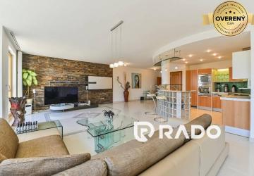 Reality RADO | Staré Mesto | 5i byt 175 m² + 4 balkóny + možnosť 2× parking