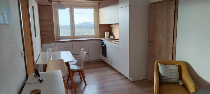 Reality Prenájom: Kompletne zrekonštruovaný 3-izbový byt – Pečnianska, Bratislava