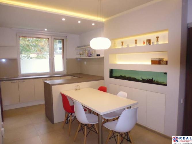 Reality 5-izb. zariadený byt - VLASTNÝ EL. KOTOL, 95 m2+ loggia, 1.p.