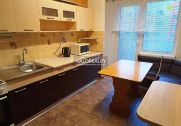 Reality REZERVOVANÉ - Predaj, trojizbový byt Krompachy, Slovinská - EXKLUZÍVNE HALO REALITY