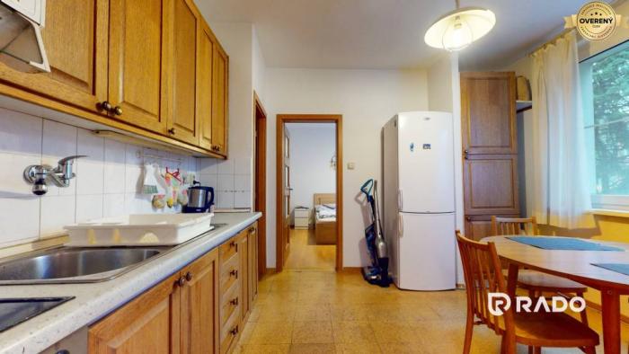 Reality RADO | 3i byt so zasklenou loggiou a pivnicou | Ružinov - Pošeň | 82m2