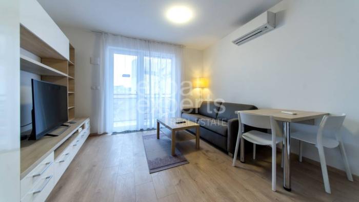 Reality Príjemný 1i byt 26 m2, s A/C, balkónom a parkovaním v centre