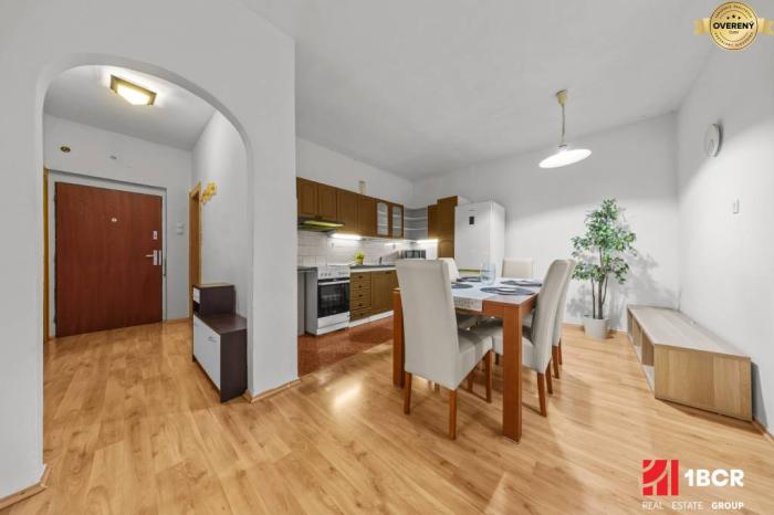 Reality PRIESTRANNÝ 2-IZB BYT V UZAVRETOM AREÁLI, MIEROVÁ KOLÓNIA, NOVÉ MESTO